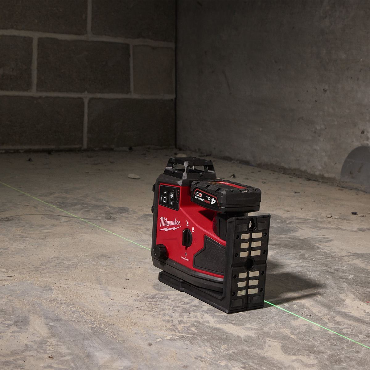Milwaukee M12A3PLO-0C 12V M12 Green Auto Alignment 360° 3 Plane Laser with 1.2m Compact Laser Tripod & Case